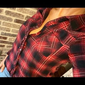 Decree flannel top size large but fits like medium imo